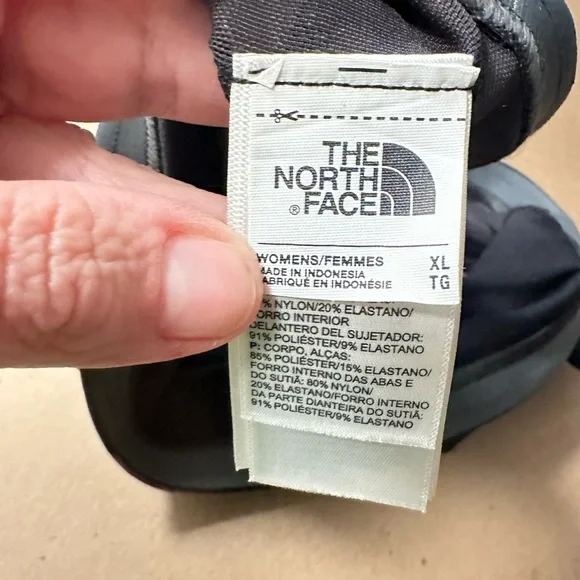 The North Face Black and Pink Sports Bra - Picture 8 of 10